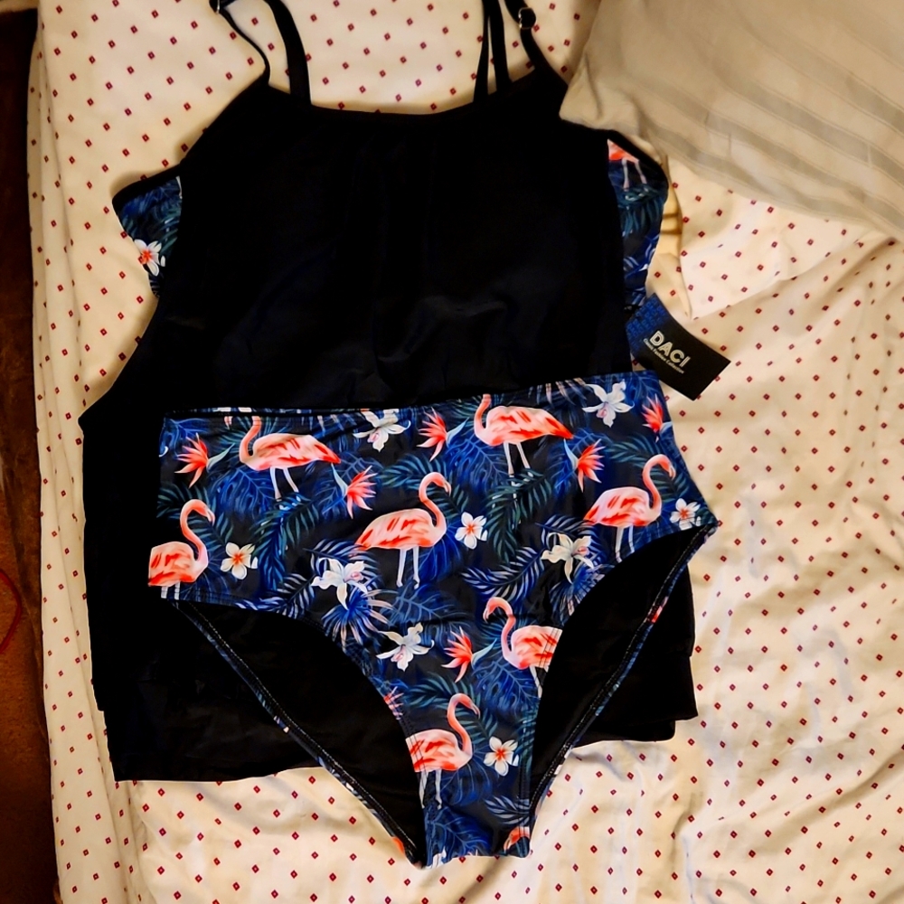 ✨️NWT-Flamingo print Two Piece Swimsuit